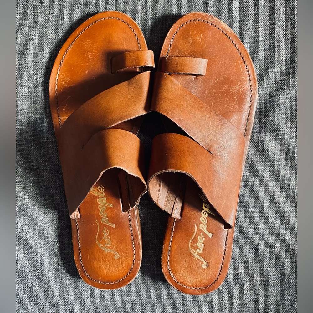Free People Abilene Leather Toe Loop Sandals